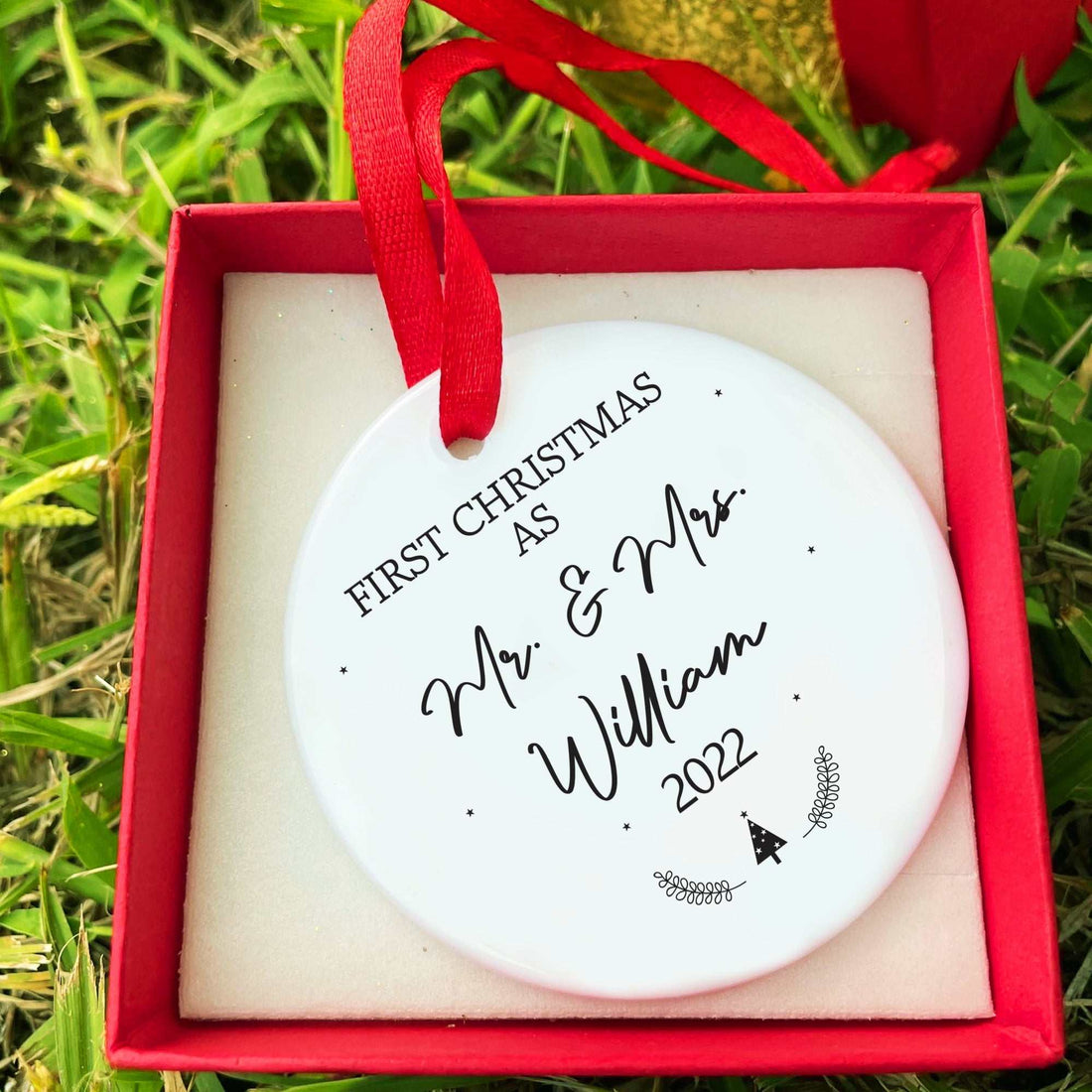 Adorno personalizado de cerámica "Nuestra primera Navidad como marido y mujer", adorno de boda personalizado, regalo para pareja de casados