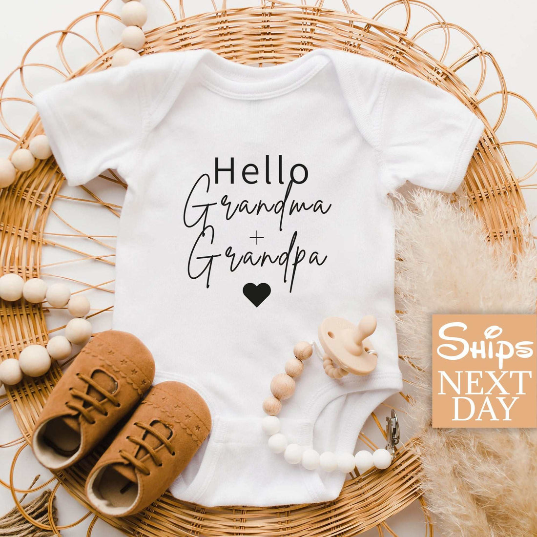 Hola Abuela y Abuelo Body de Bebé Personalizado® - Body de Bebé para Anuncio de Embarazo, Body de Bebé con Nombre, Camiseta Personalizada para Niña