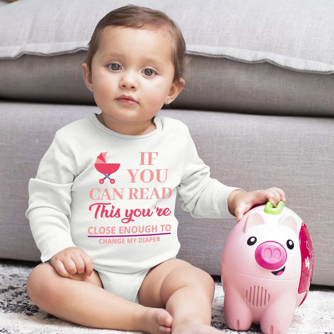 Si puedes leer esto, estás lo suficientemente cerca para cambiar mi pañal. Mameluco para bebé Onesie® — Mameluco para bebé Onesie® de anuncio de embarazo, Mameluco para bebé Onesie® con nombre de bebé