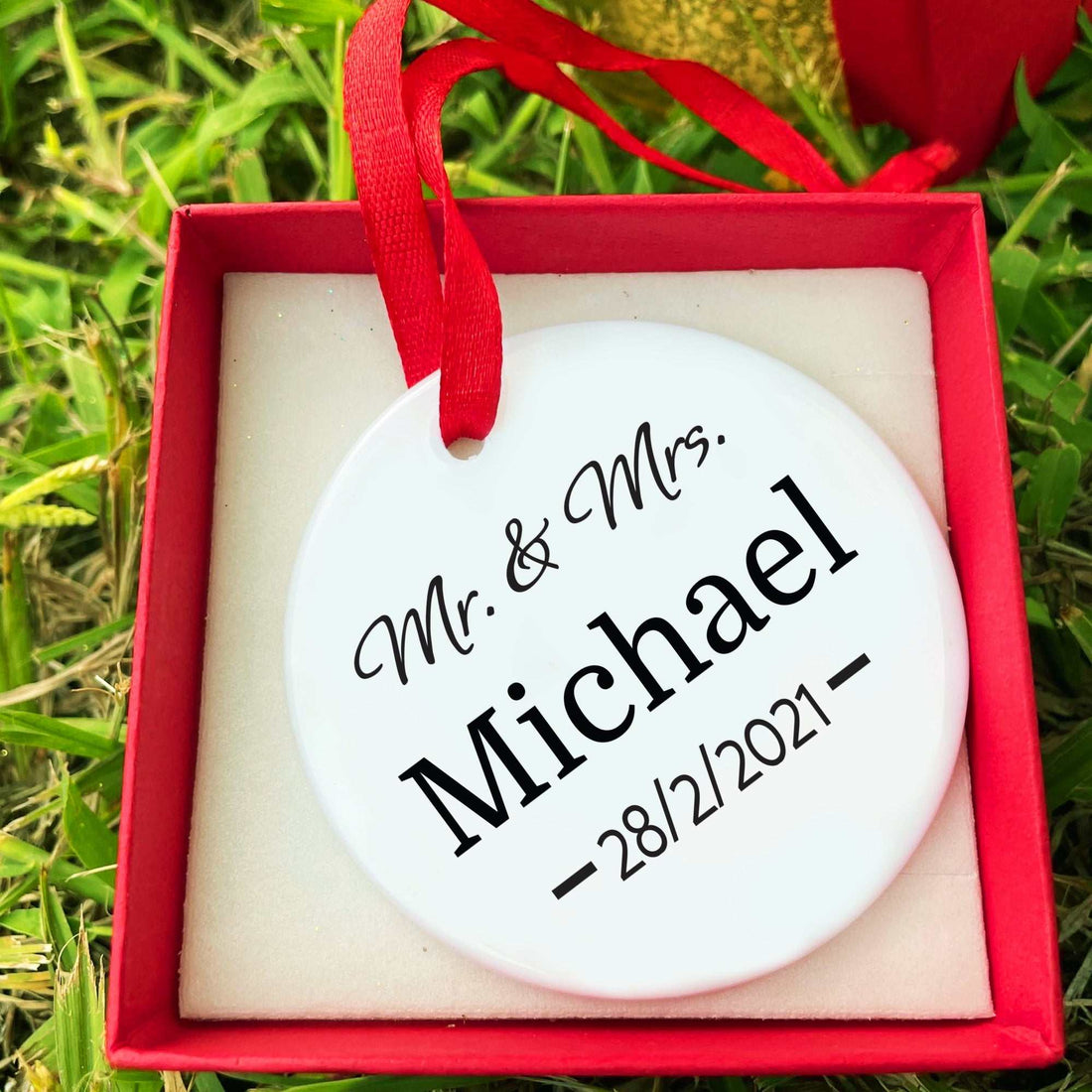 Adorno de Sr. y Sra., Adorno de Boda Personalizado, Adorno de Cerámica Personalizado para Parejas