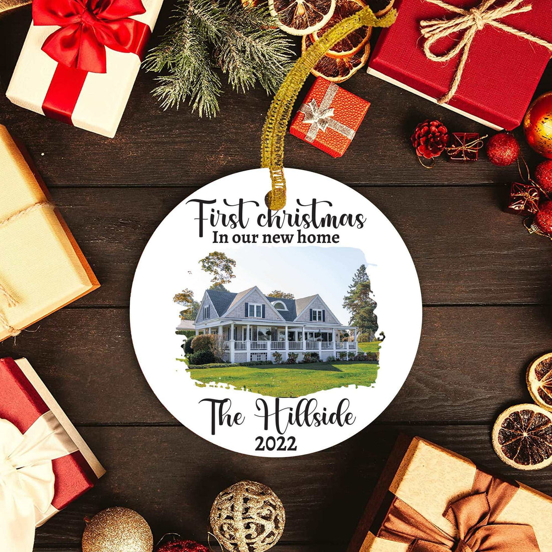 Nuestro primer adorno de Navidad familiar | Decoración de árbol de cerámica personalizada y recuerdo para los recuerdos navideños y las nuevas tradiciones