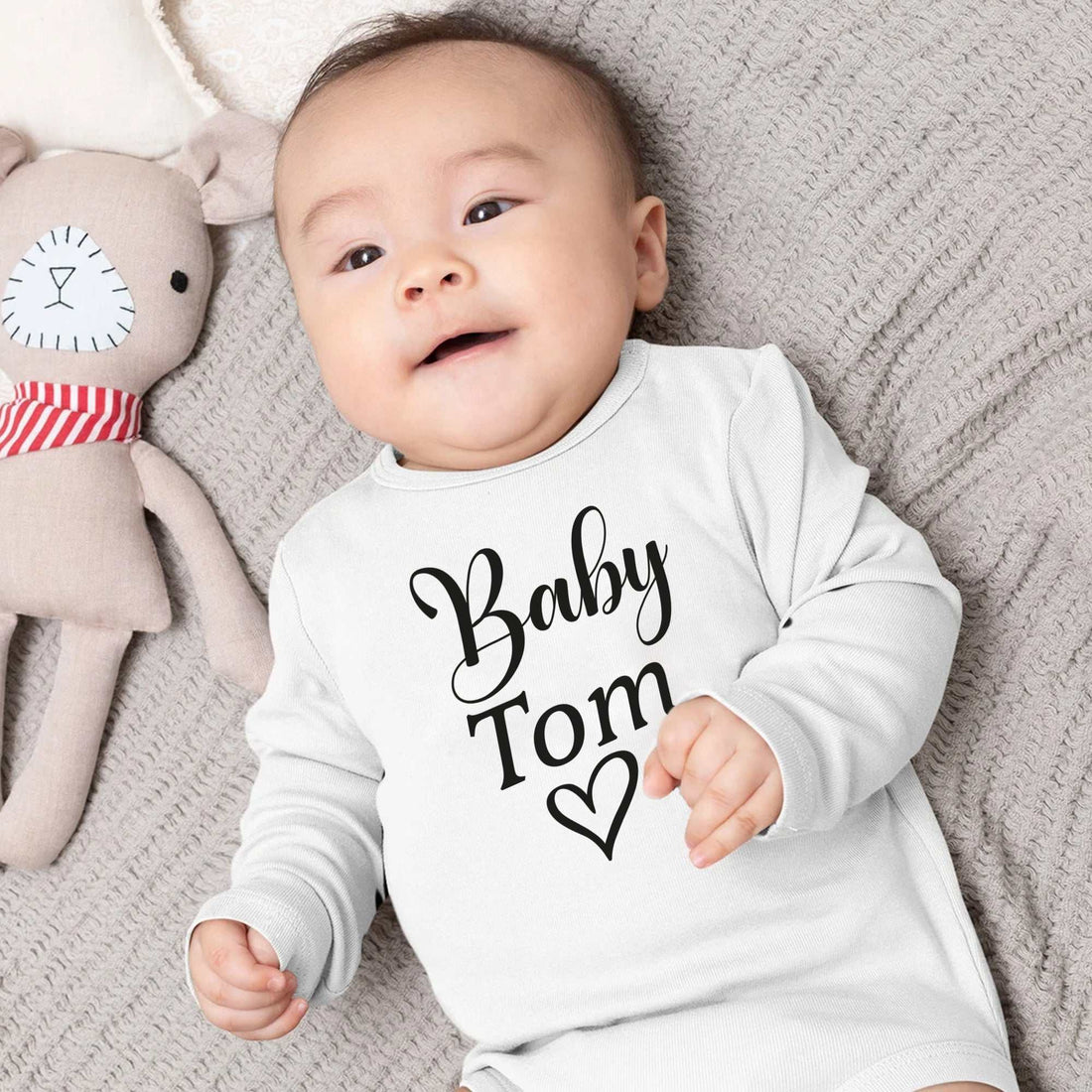 Body de bebé personalizado®, Body de bebé para anuncio de embarazo®, Body de bebé con nombre®, Camiseta personalizada para bebé niña