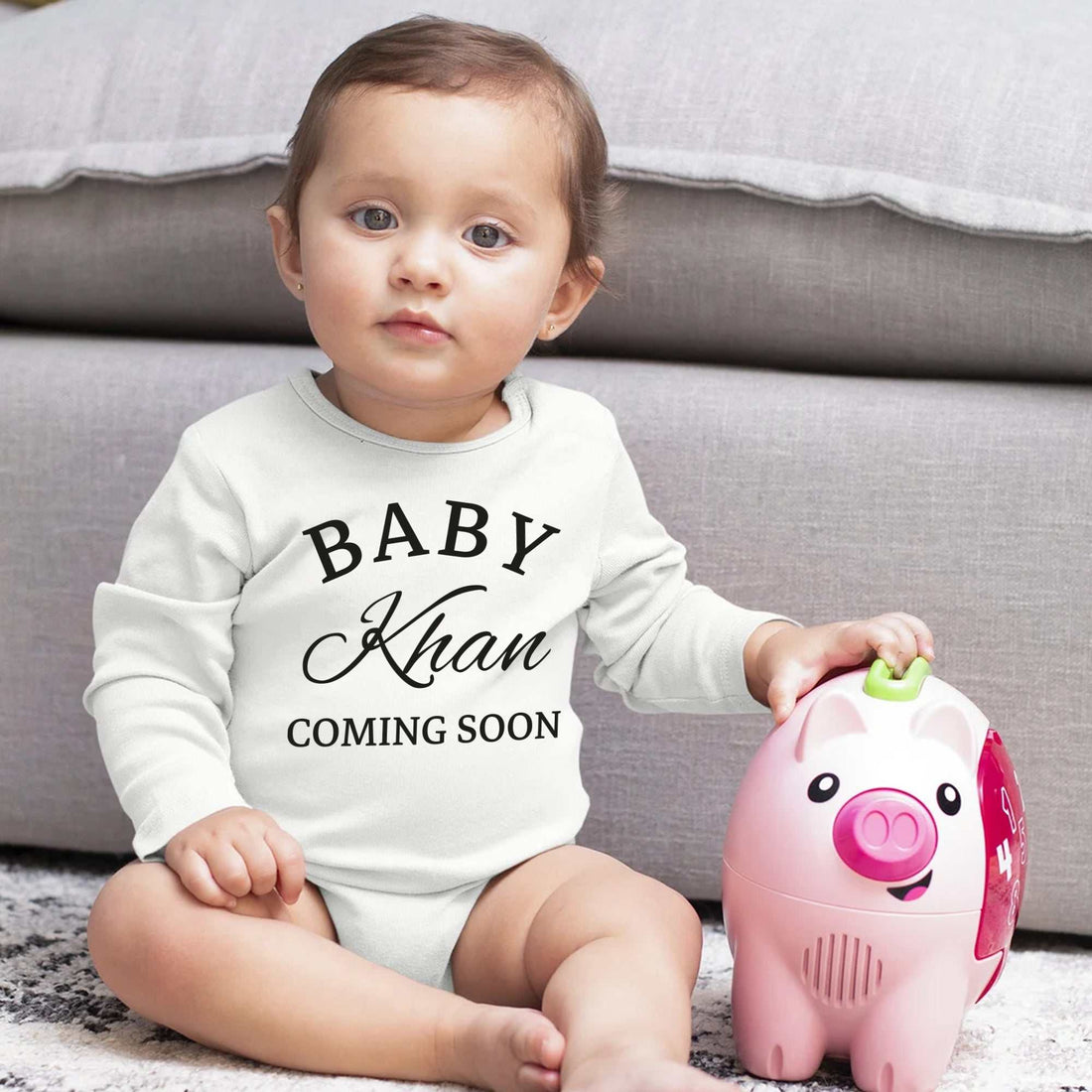 Mameluco para bebé personalizado con el anuncio del apellido - Mameluco de anuncio de embarazo, Mameluco con el nombre del bebé, Camiseta personalizada para niña
