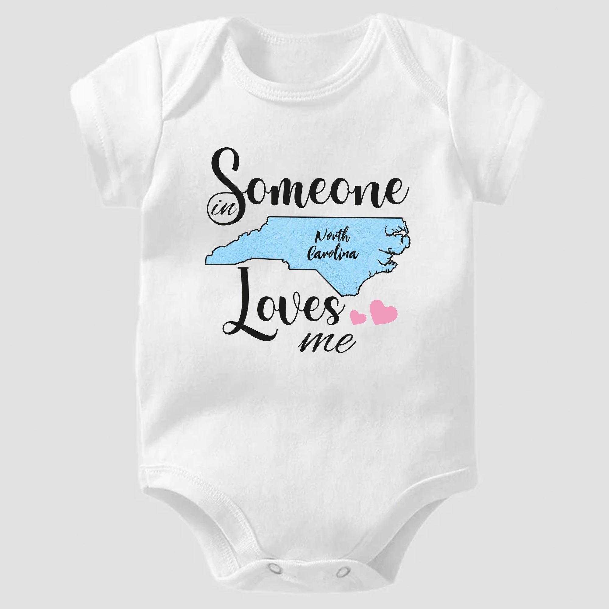 Someone loves me with personalized map, Funny Baby Onesie®, Pregnancy Announcement Baby Onesie®, Baby Name Onesie®